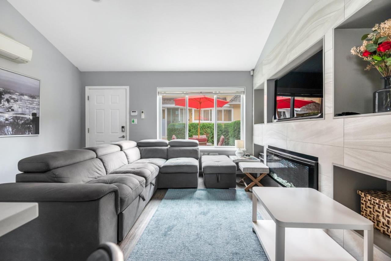 Stylish Dual Bedroom Suite In Van West فانكوفر المظهر الخارجي الصورة