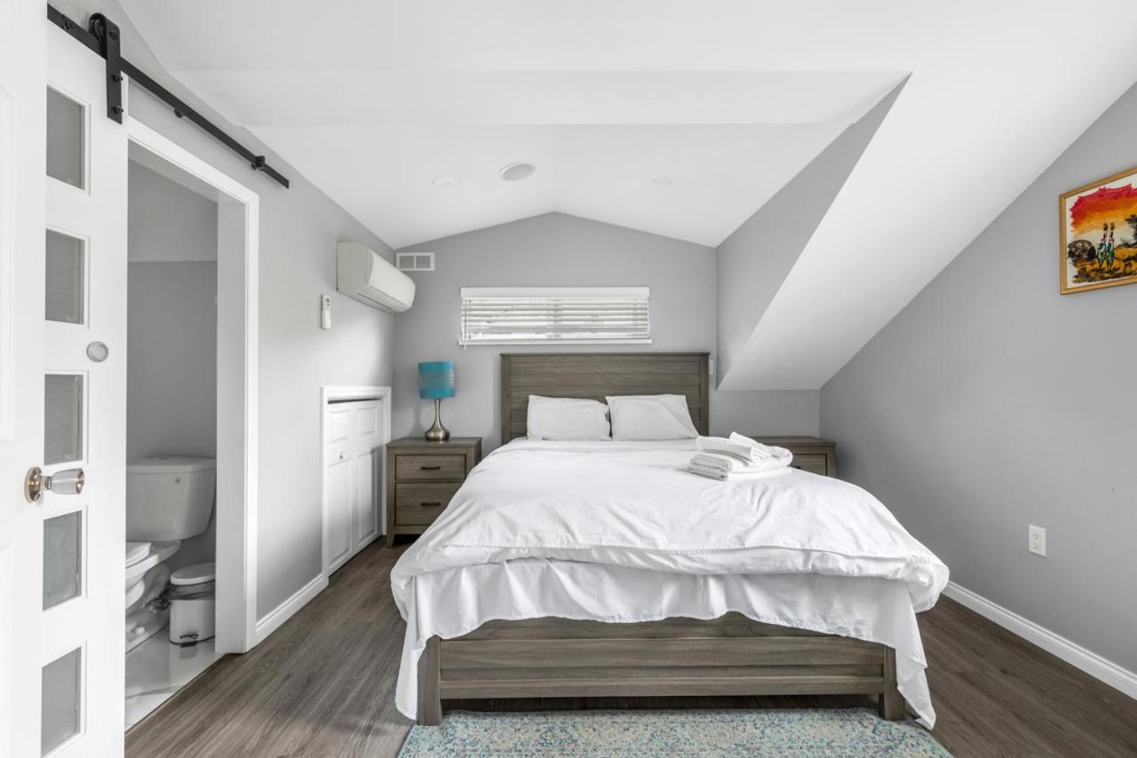 Stylish Dual Bedroom Suite In Van West فانكوفر المظهر الخارجي الصورة