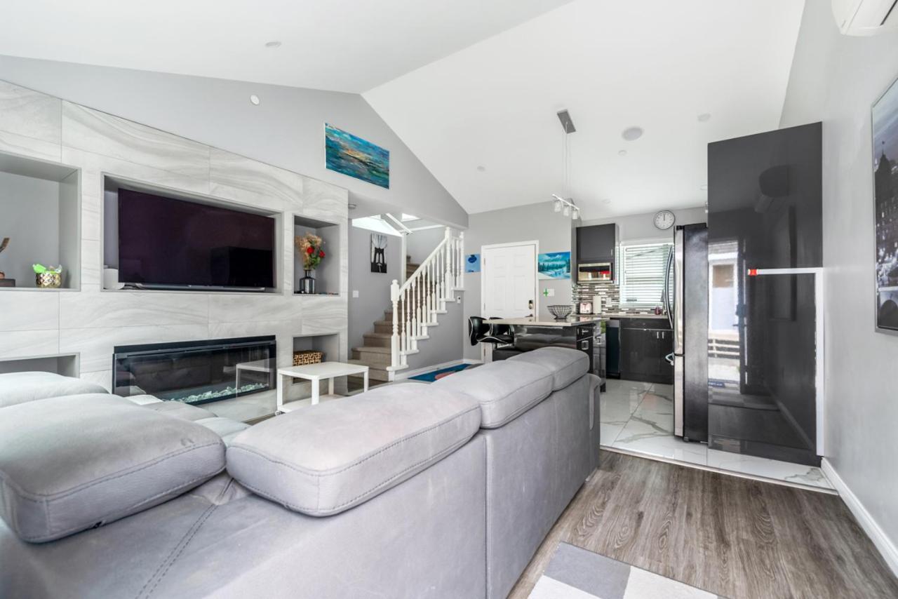 Stylish Dual Bedroom Suite In Van West فانكوفر المظهر الخارجي الصورة